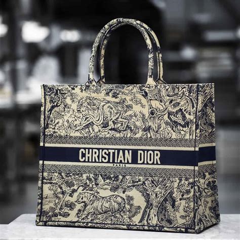 christian dior tote bag men|Christian Dior tote bag 2021.